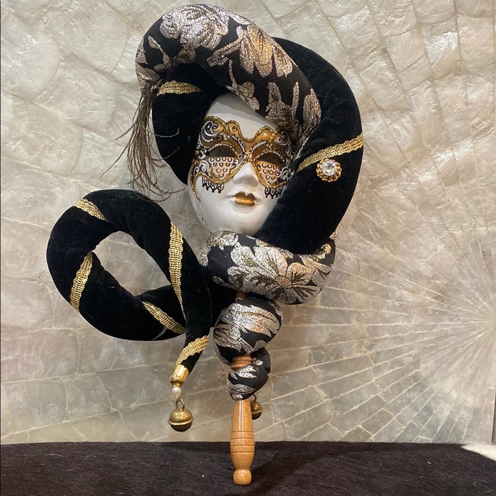 Authentic Ca' Macana Venetian Mask w handle, Black Velvet 14x9x5” Vintage VGUC
